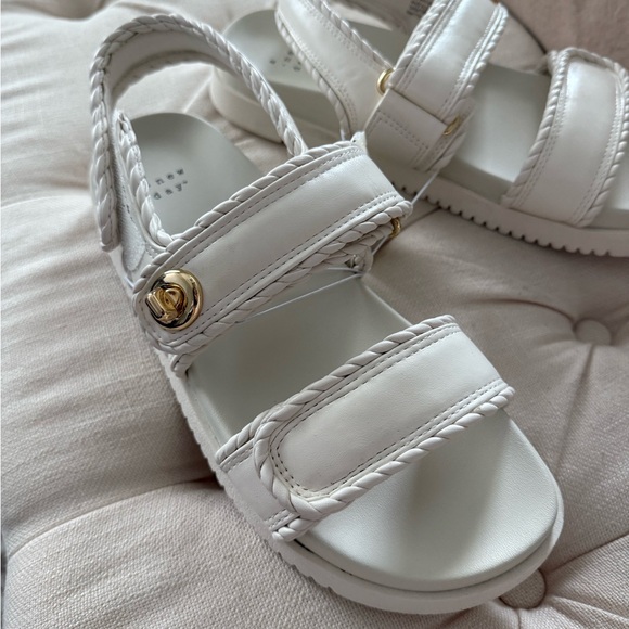NEW a new day White Sandals with Gold Accents Size 9 - Picture 2 of 6